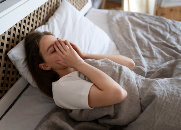 Tình trạng mất ngủ ở người trẻ? Nguyên nhân và tác động