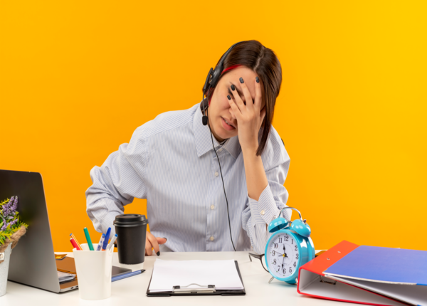 Thay đổi cảm xúc thất thường cũng thể hiện một người mắc hội chứng burnout