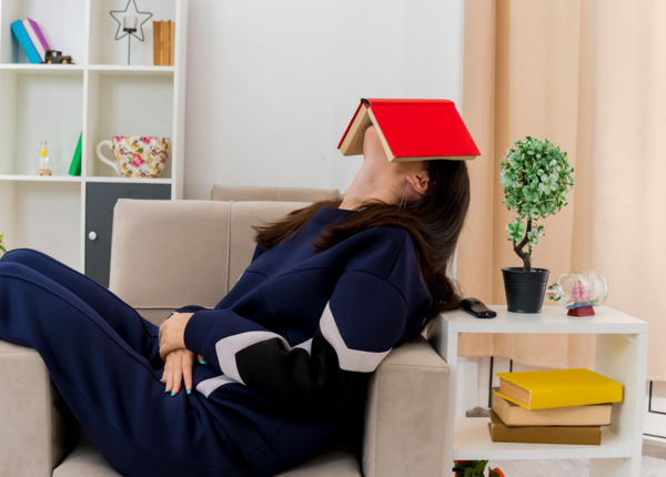 ASMR mang lại kích thích não bộ và xoa dịu cảm giác khó chịu, đau đầu.