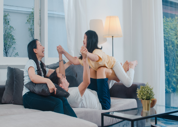 Thay vì la mắng, kiểm soát, gia đình nên chú ý và quan tâm hơn tới tinh thần người bệnh