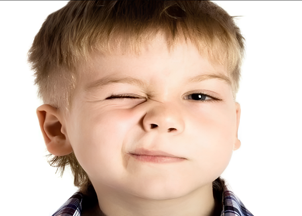 Hội chứng tourette đặc trưng bởi đồng thời các cử động và âm thanh phát ra