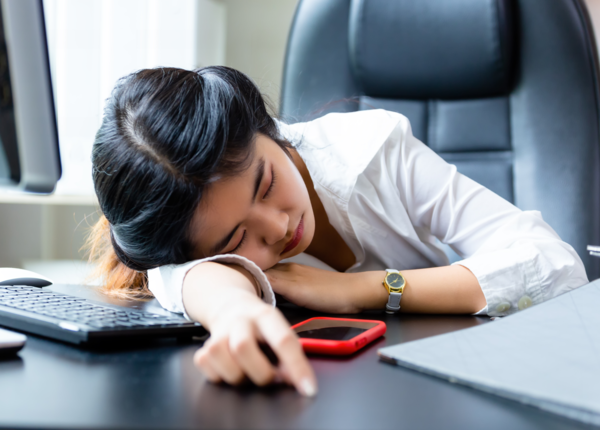 Thiếu ngủ, không ngủ được gây mệt mỏi, suy nhược tinh thần người mắc