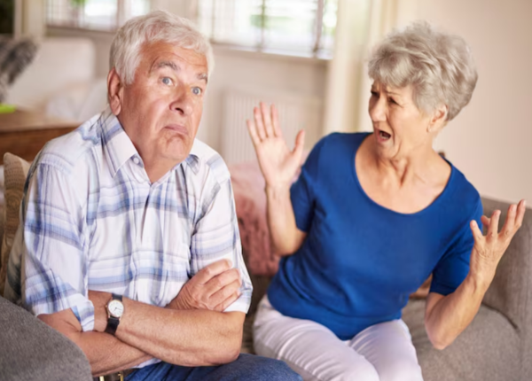 hội chứng alzheimer trải qua 4 giai đoạn chính