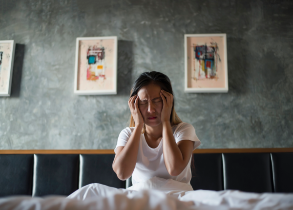 Người bị mất ngủ hay mơ còn dễ gặp ác mộng