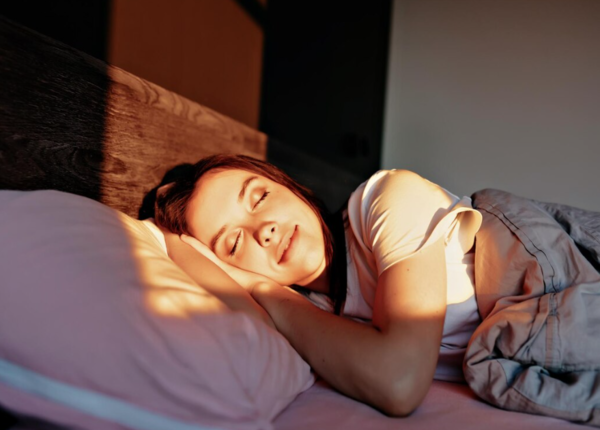 Giữ giờ ngủ cố định hàng ngày giúp duy trì REm ổn định