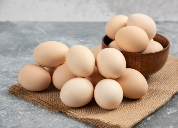 Trứng vịt chứa lượng protein nhiều hơn so trứng gà